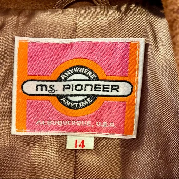 Vintage Suede Leather Jacket With Fringe! - Picture 7 of 10